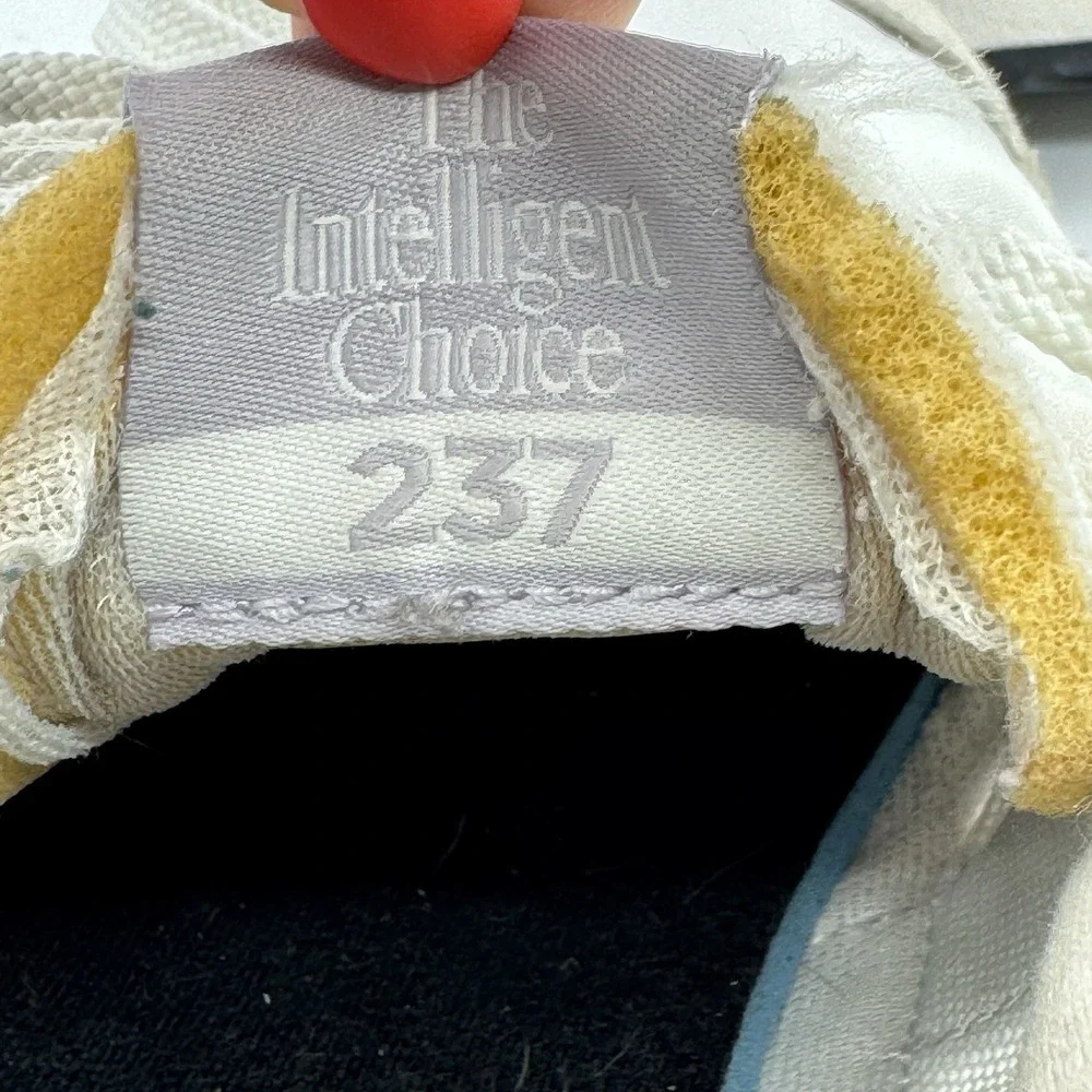 New Balance 327 Girl Sneaker Shoe‎ Size 5 'White Moonbeam & December Sky' Preppy